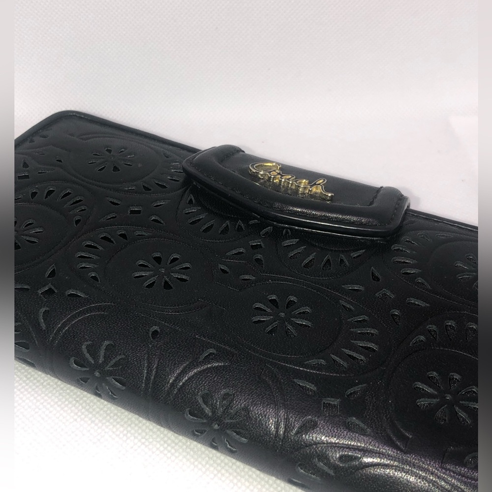 Coach Cut-out Design Long Wallet Black